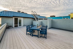 Upper Level Sun Deck32