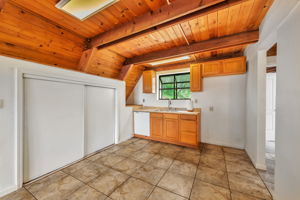 011_2300 Indian Rock Rd_