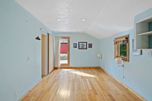  Photo 40