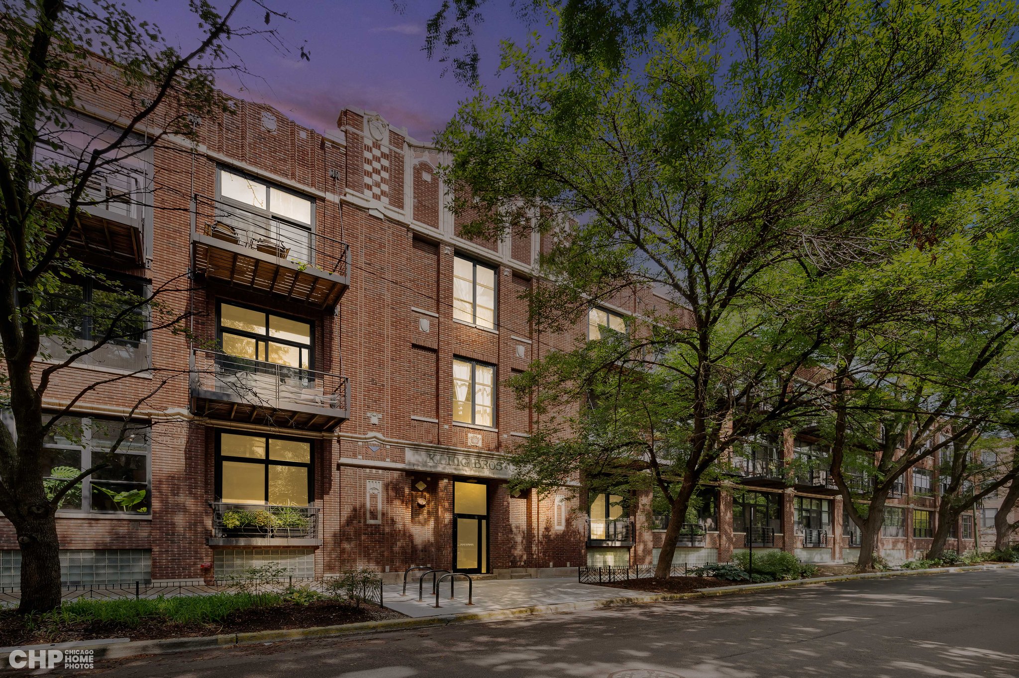 2300 W Wabansia Ave 223, Chicago, IL 60647 | Chicago Home Photos