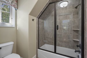 41-Jack and Jill Bath