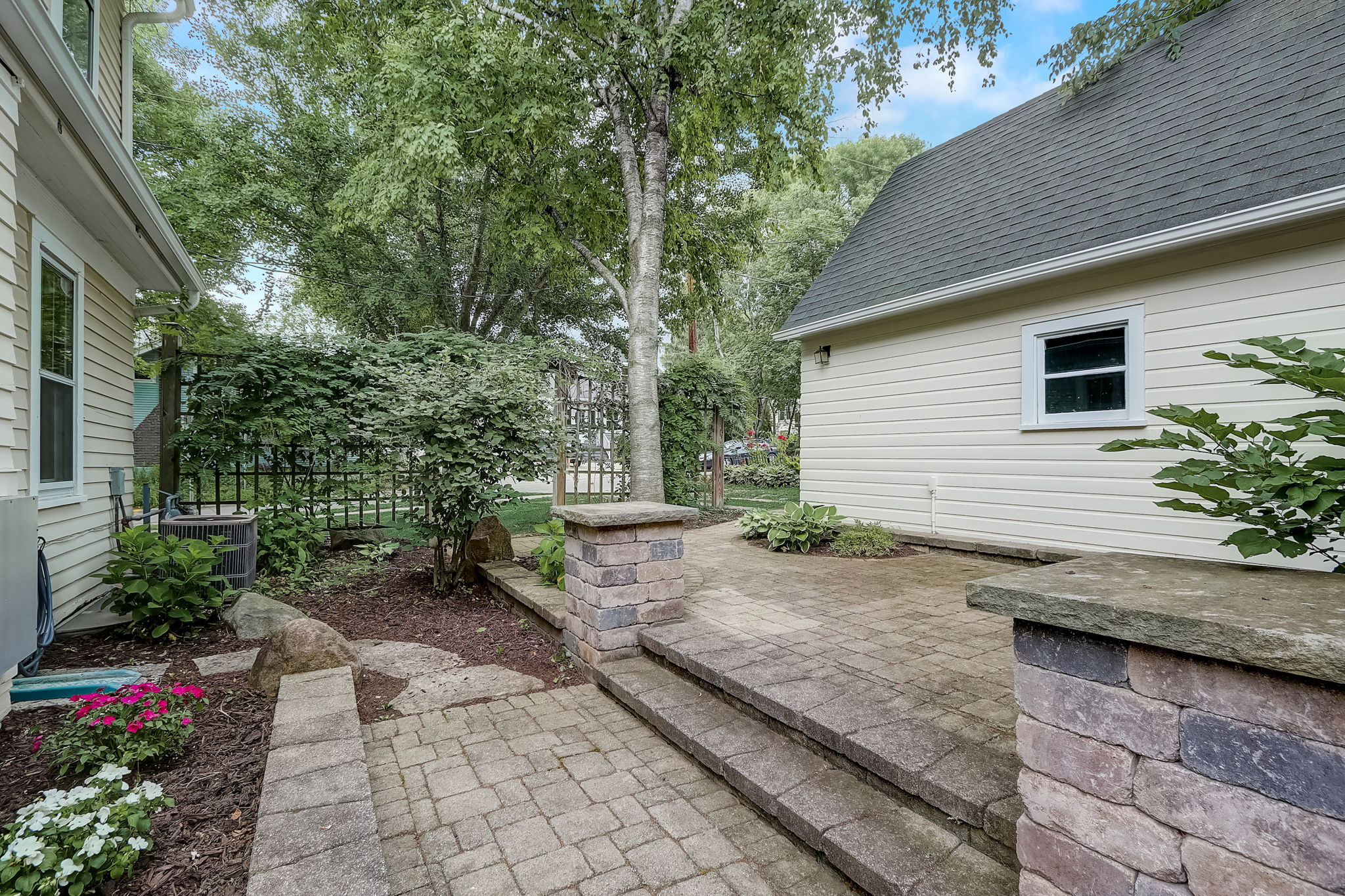 2301 Keyes Ave, Madison, WI 53711 ShowingTime+ Listing Media Services
