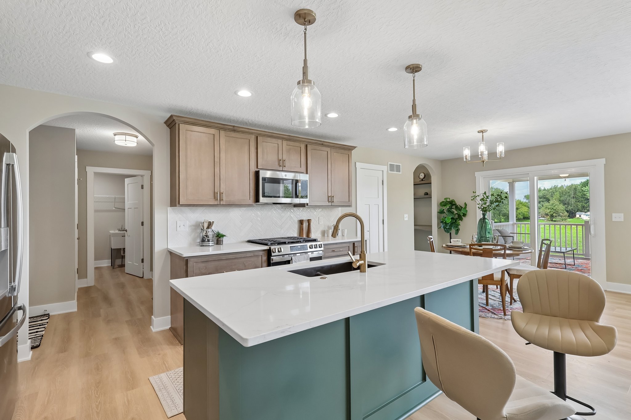 Ledgestone Dr-S2808-016.jpg