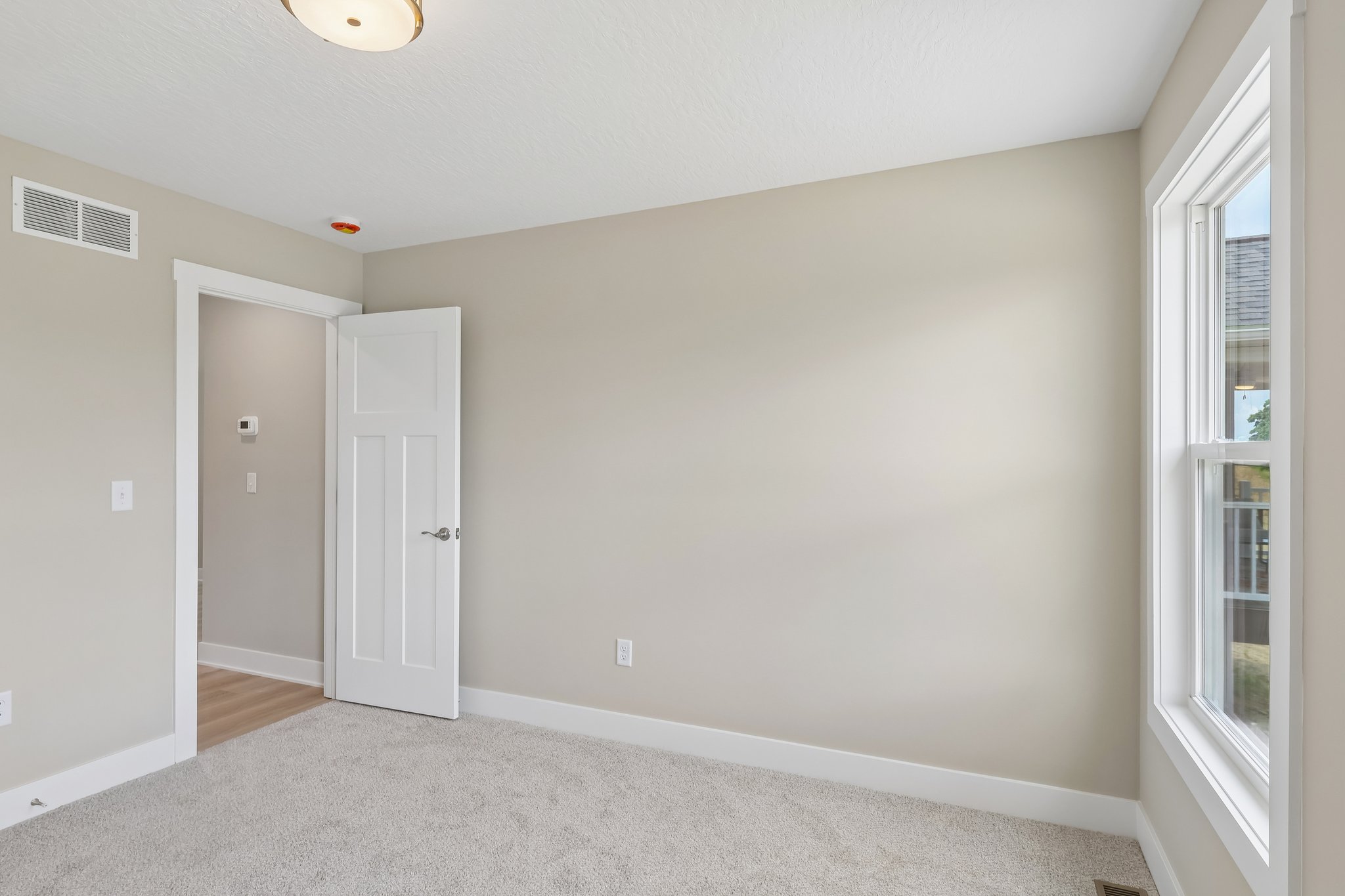Ledgestone Dr-S2808-021.jpg