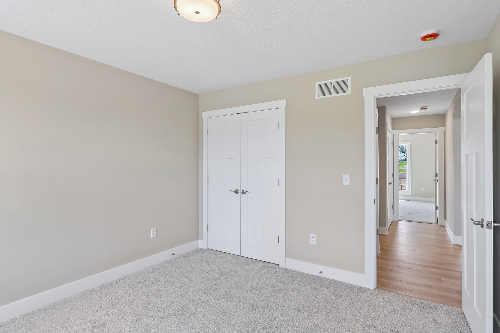 Ledgestone Dr-S2808-022.jpg