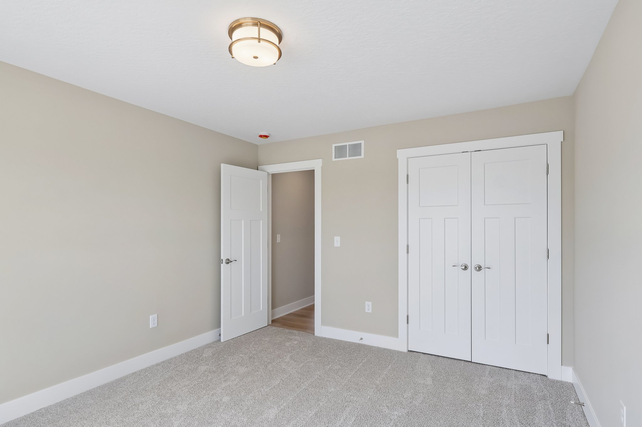 Ledgestone Dr-S2808-026.jpg