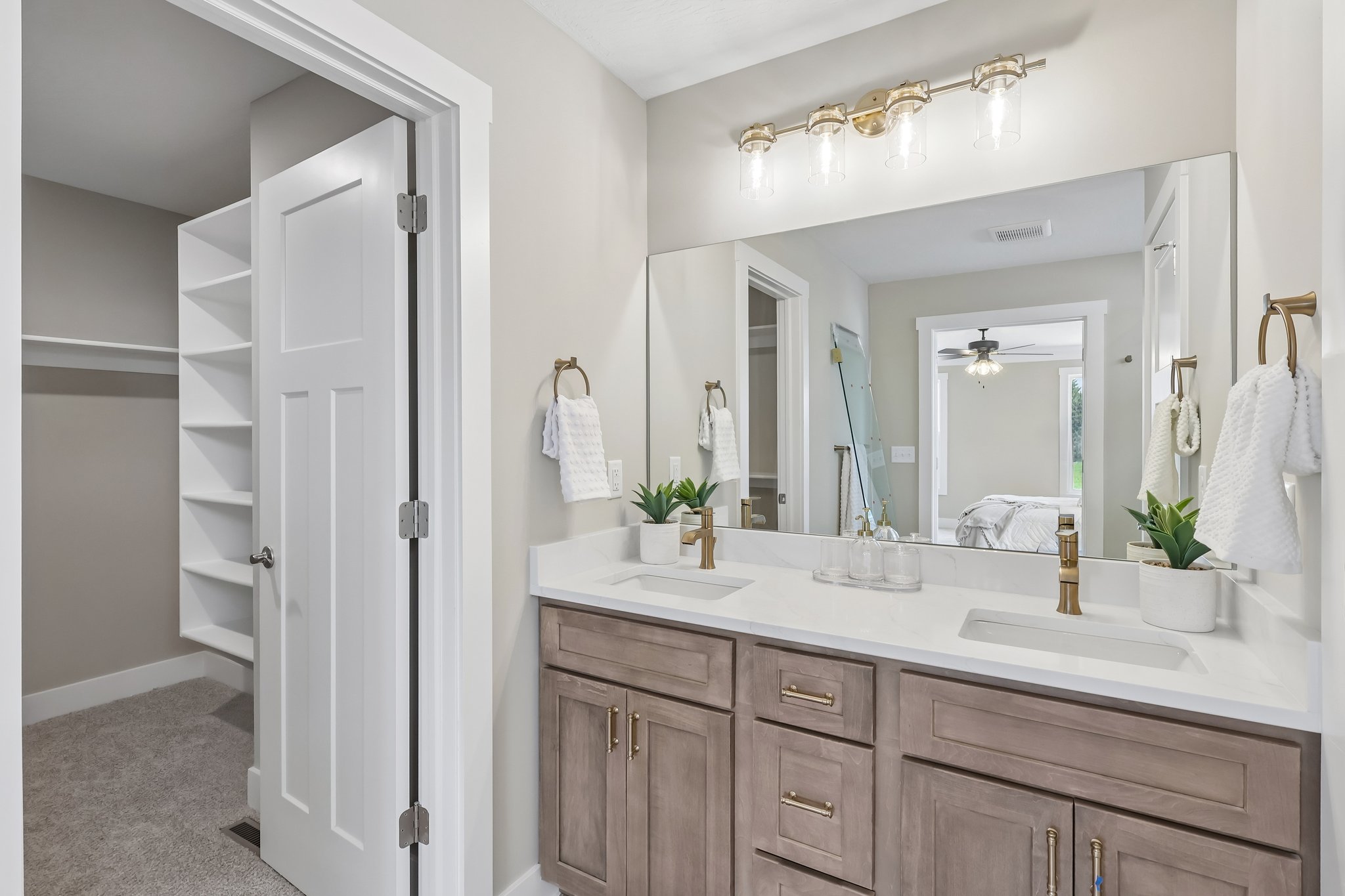 Ledgestone Dr-S2808-034.jpg