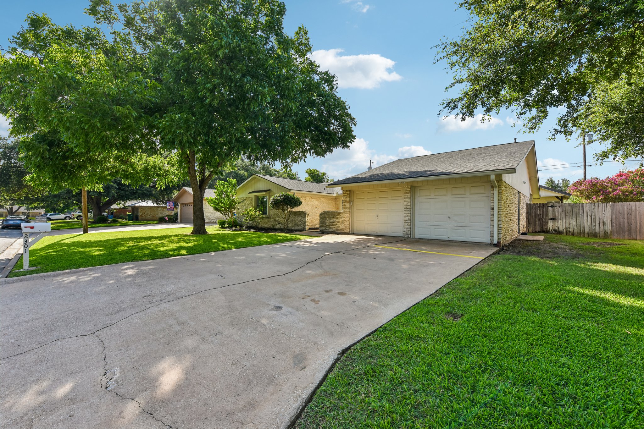 Lillie Ln-S2906-003.jpg