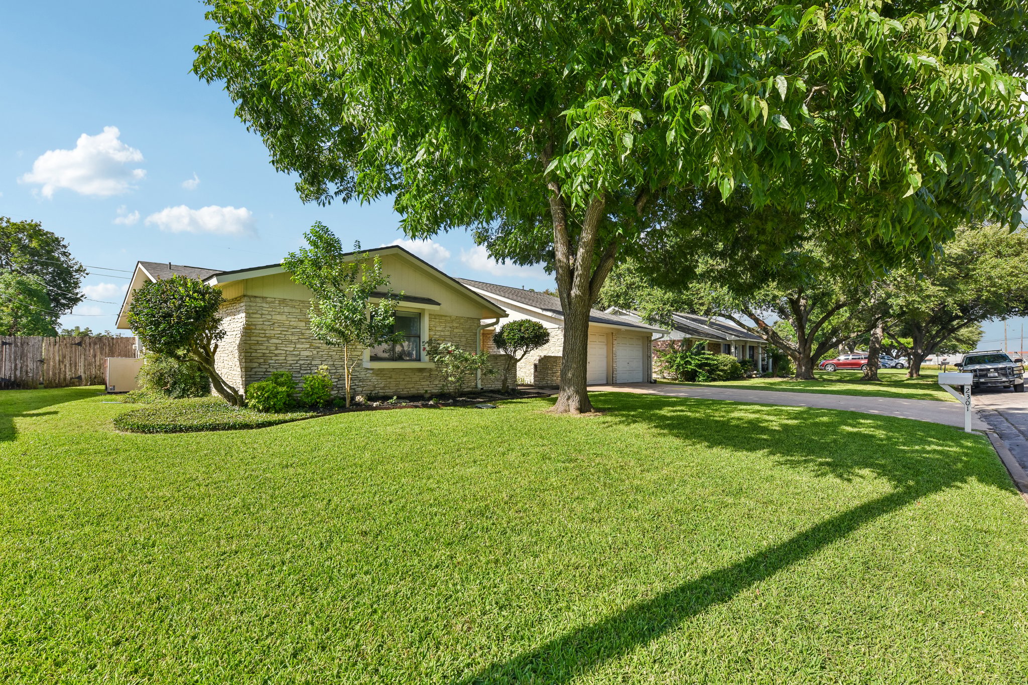 Lillie Ln-S2906-004.jpg