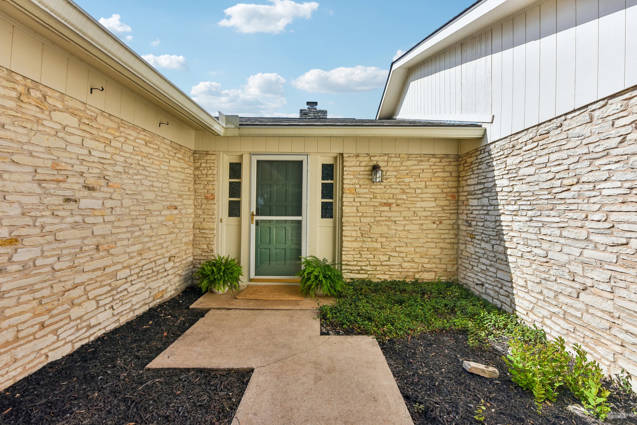 Lillie Ln-S2906-005.jpg