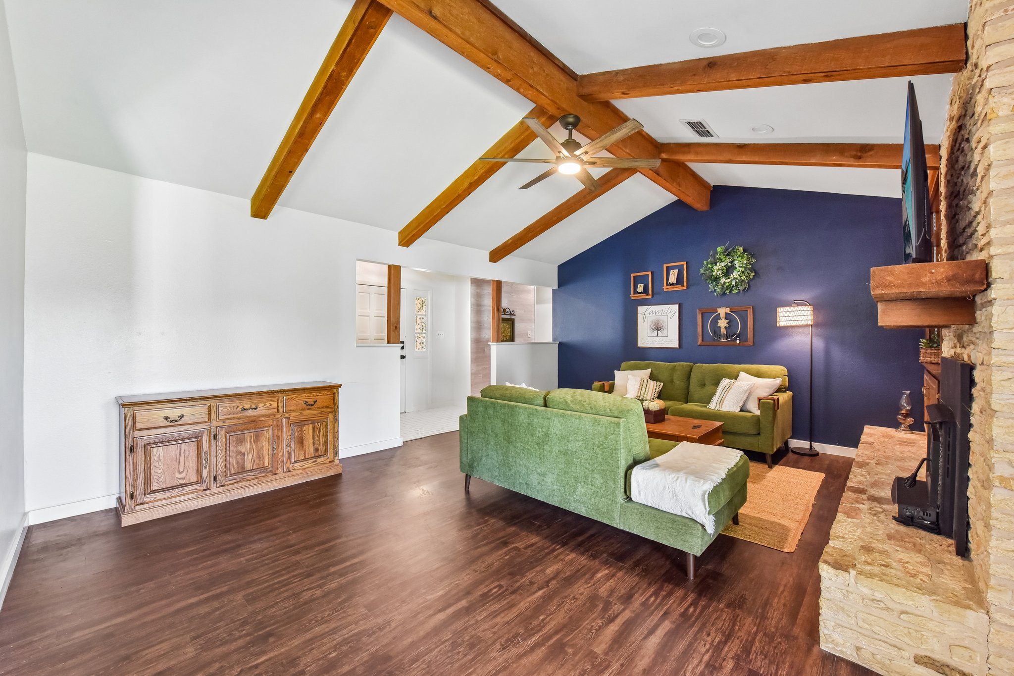 Lillie Ln-S2906-008.jpg