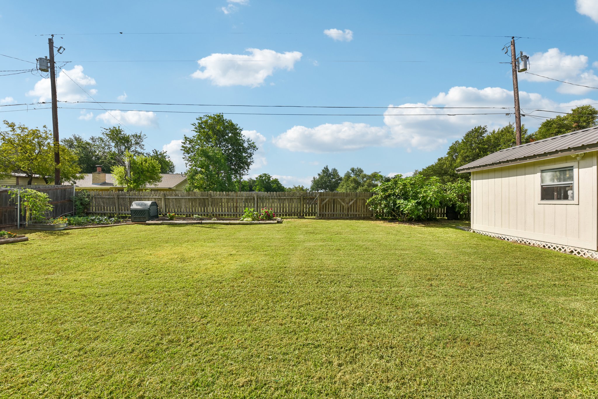 Lillie Ln-S2906-037.jpg