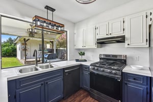 Lillie Ln-S2906-013.jpg