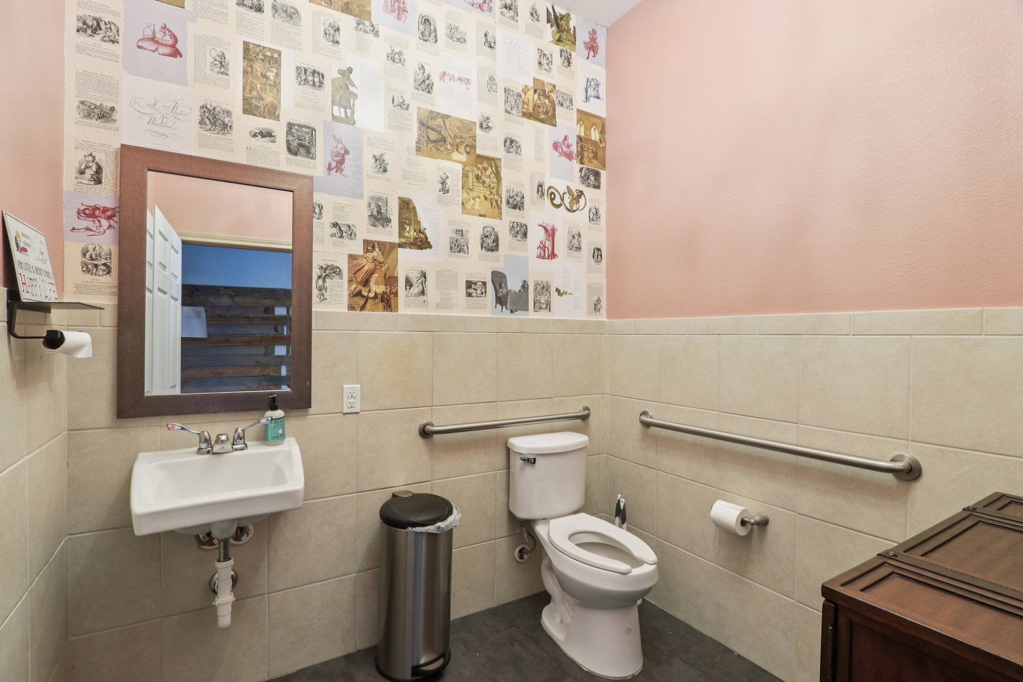 S Bagdad Rd 103-S1109-013.jpg