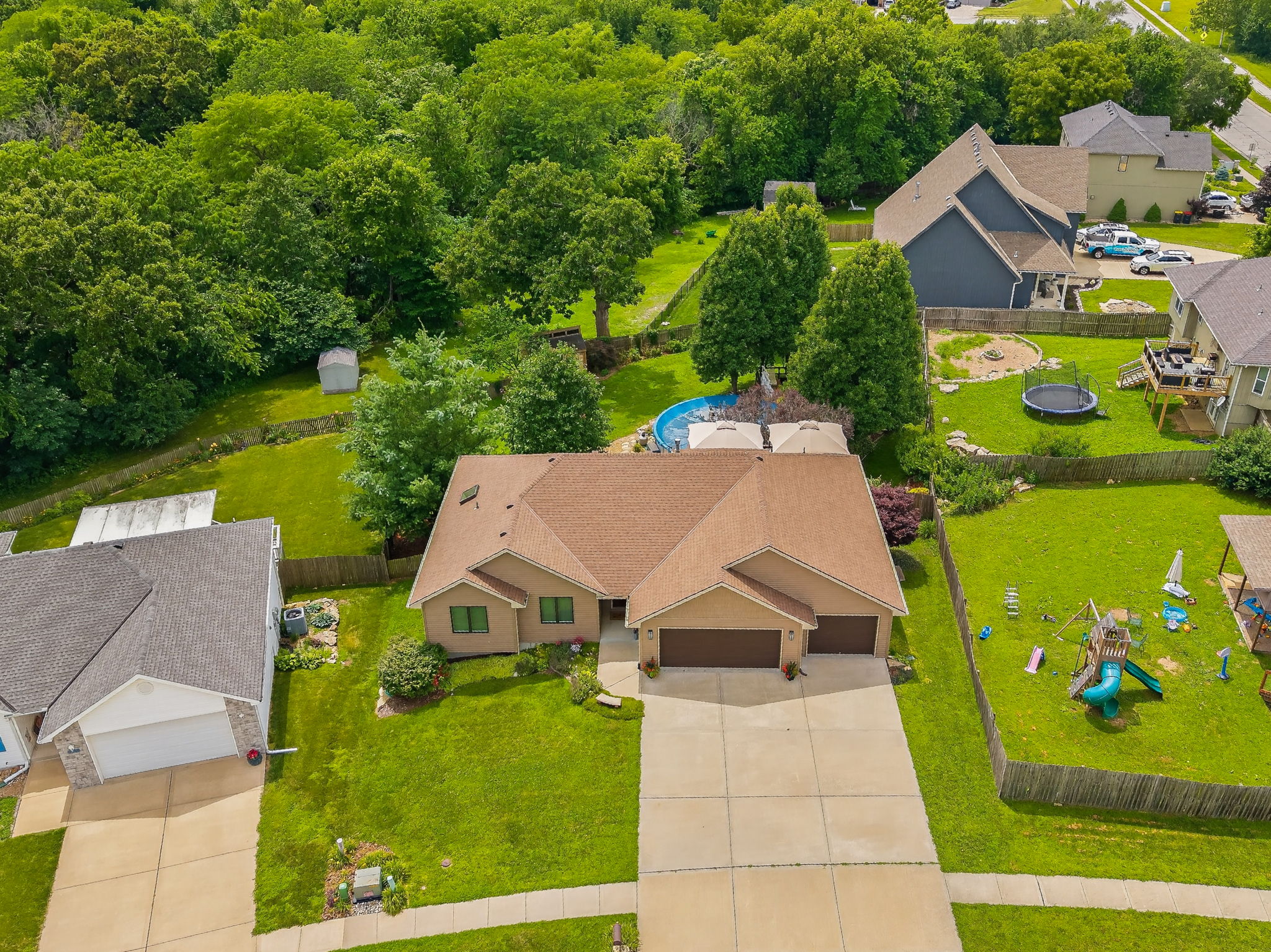 2301 Woodland Cir-004
