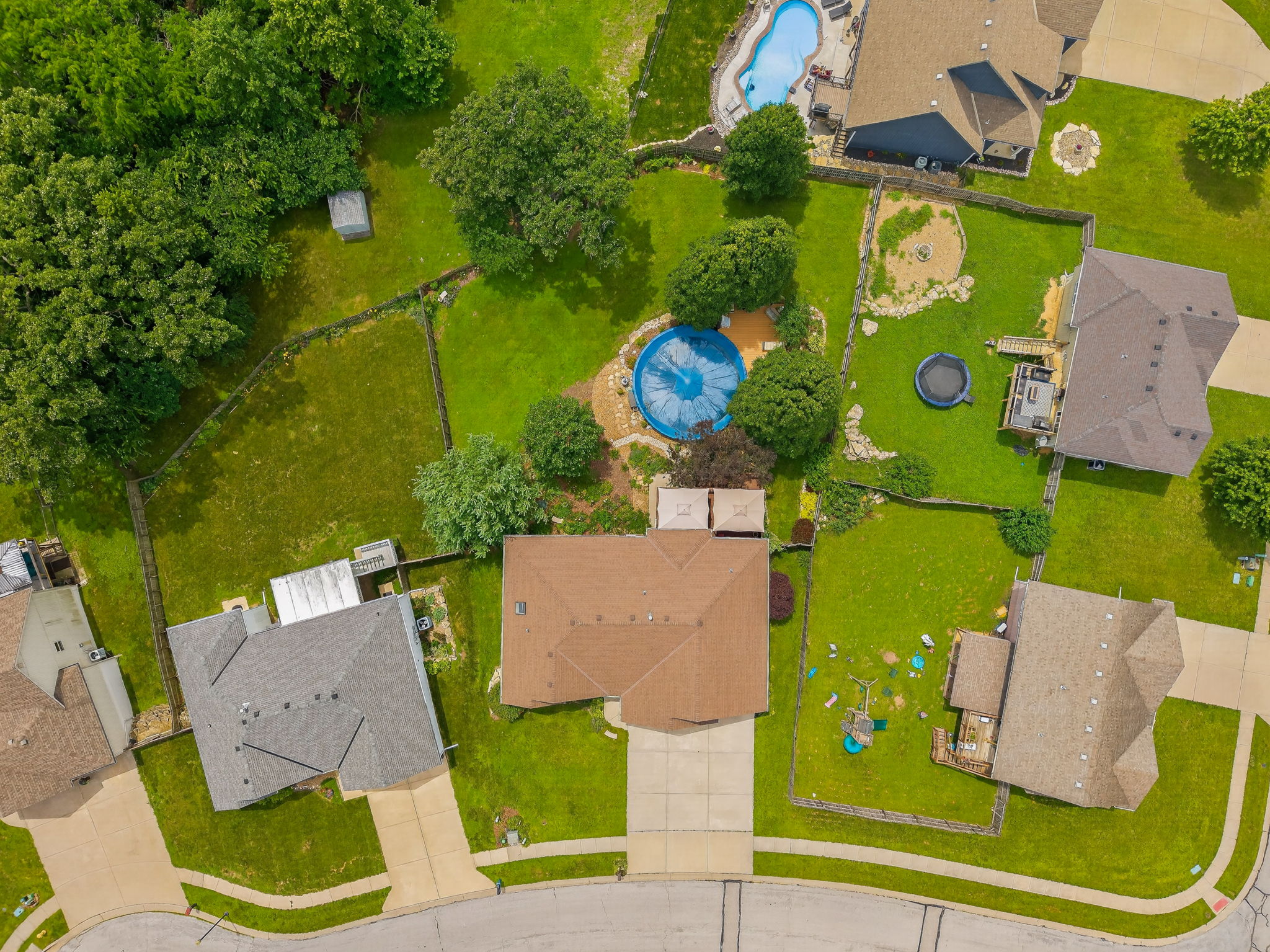 2301 Woodland Cir-006