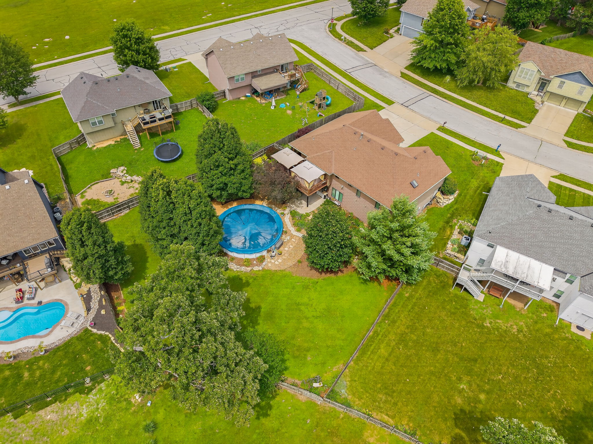 2301 Woodland Cir-008