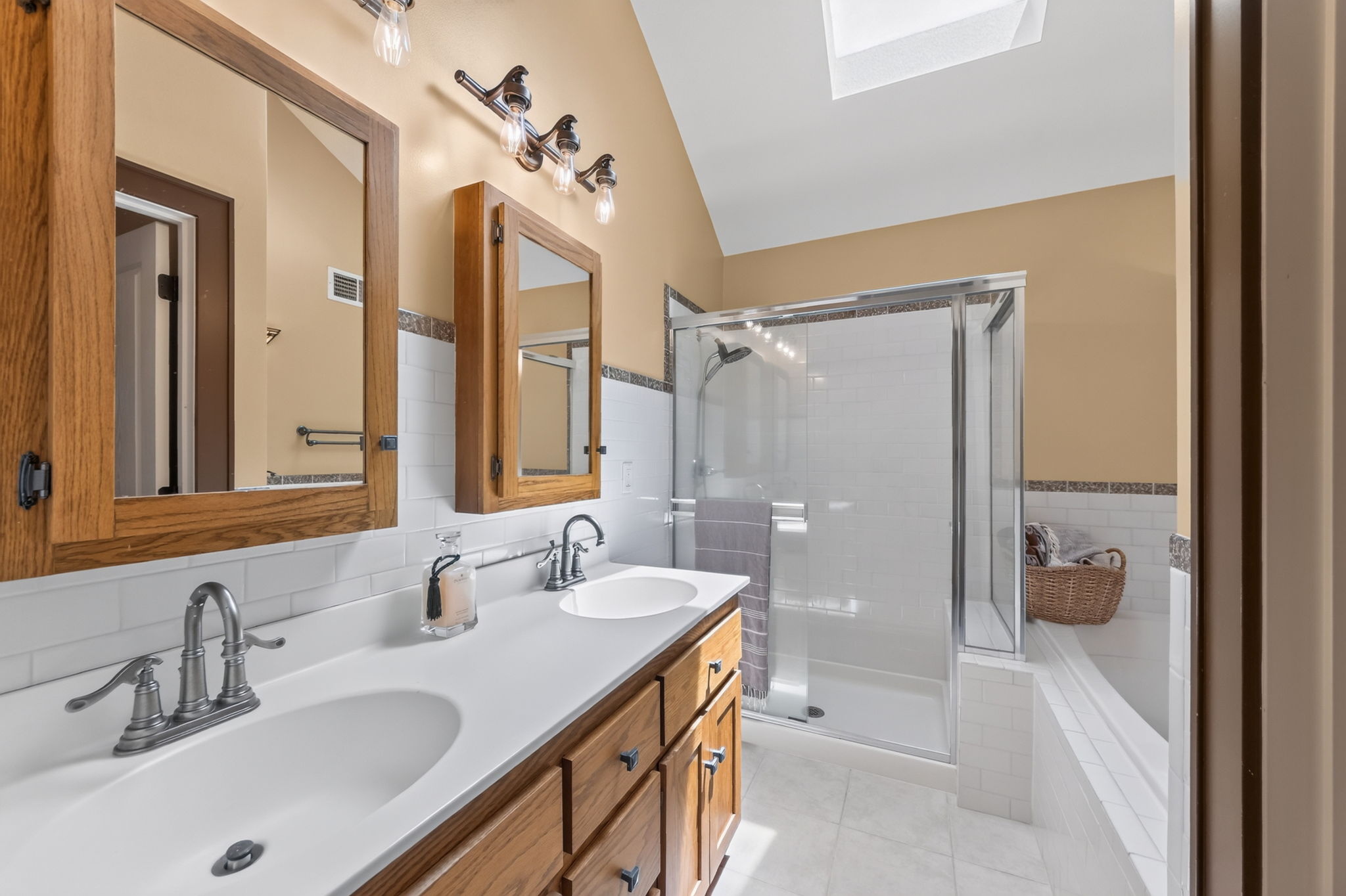 2301 Woodland Cir-054