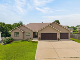 2301 Woodland Cir-001