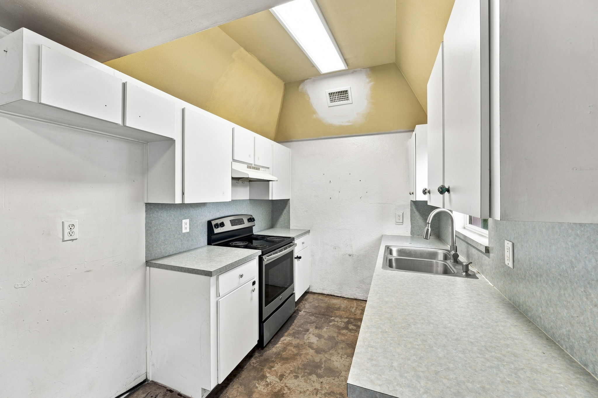 Interiors (9)