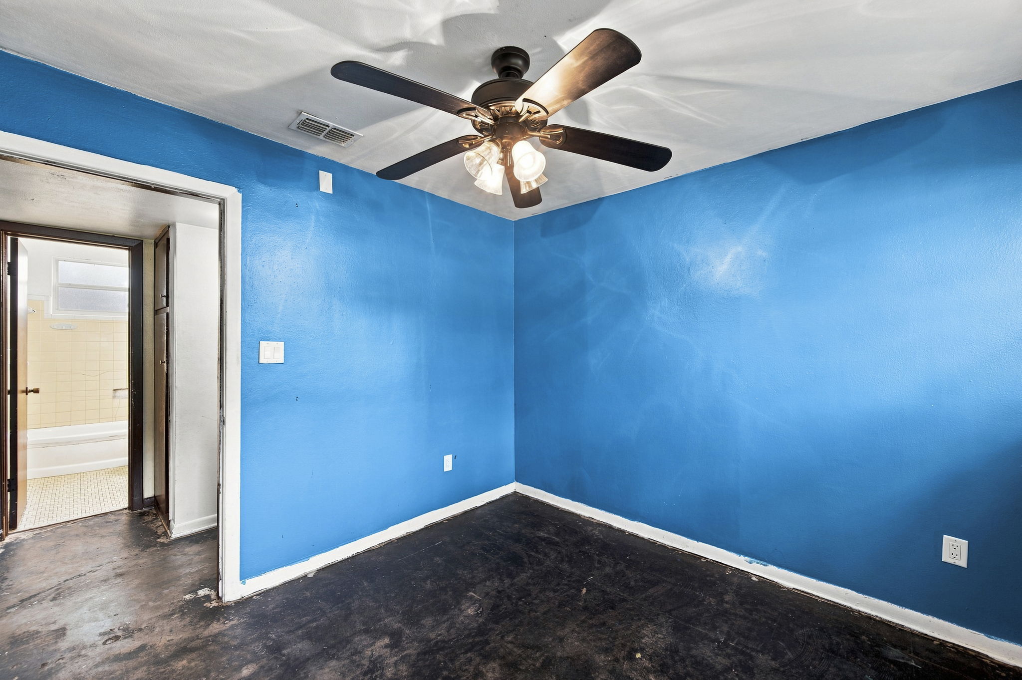 Interiors (18)