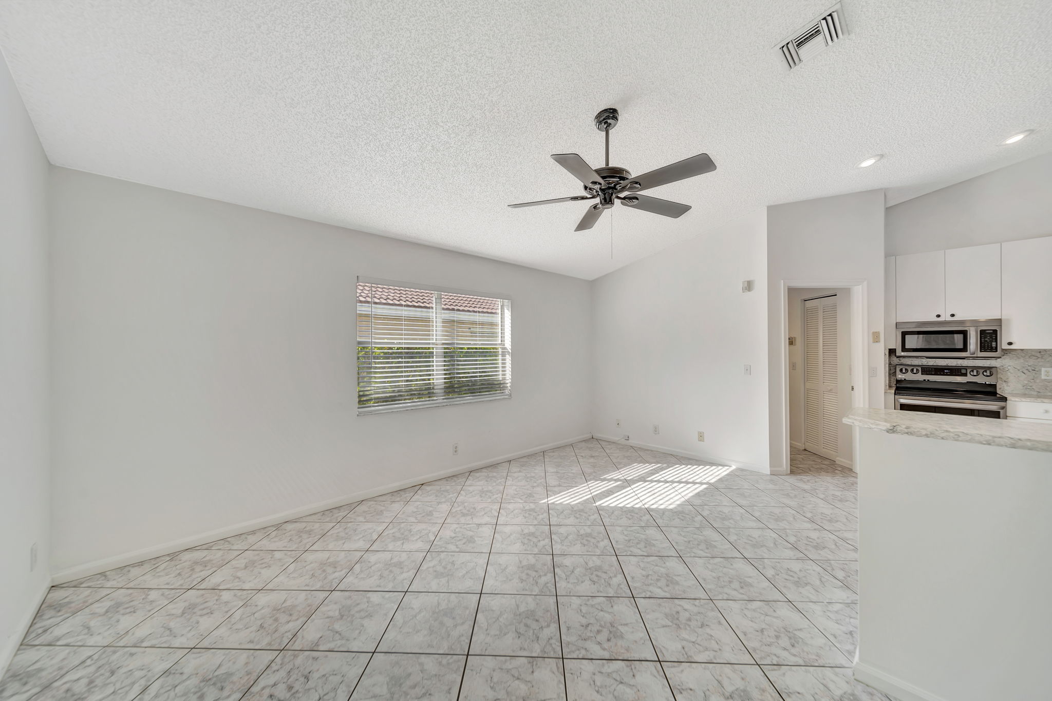 2120 NW 110th Ave, Sunrise, FL 33322, US Photo 31