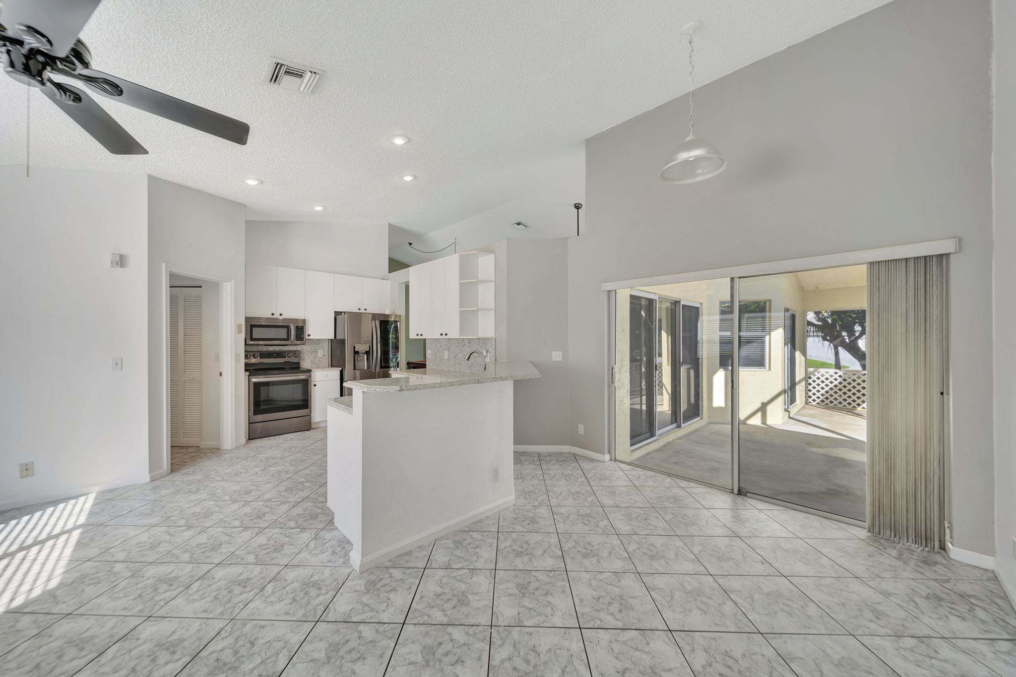 2120 NW 110th Ave, Sunrise, FL 33322, US Photo 34