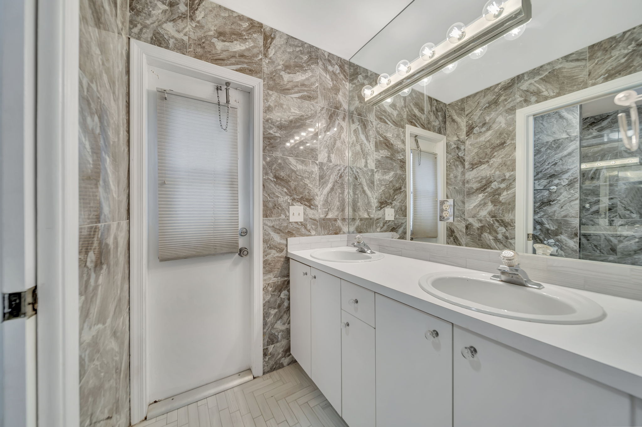 2120 NW 110th Ave, Sunrise, FL 33322, US Photo 35