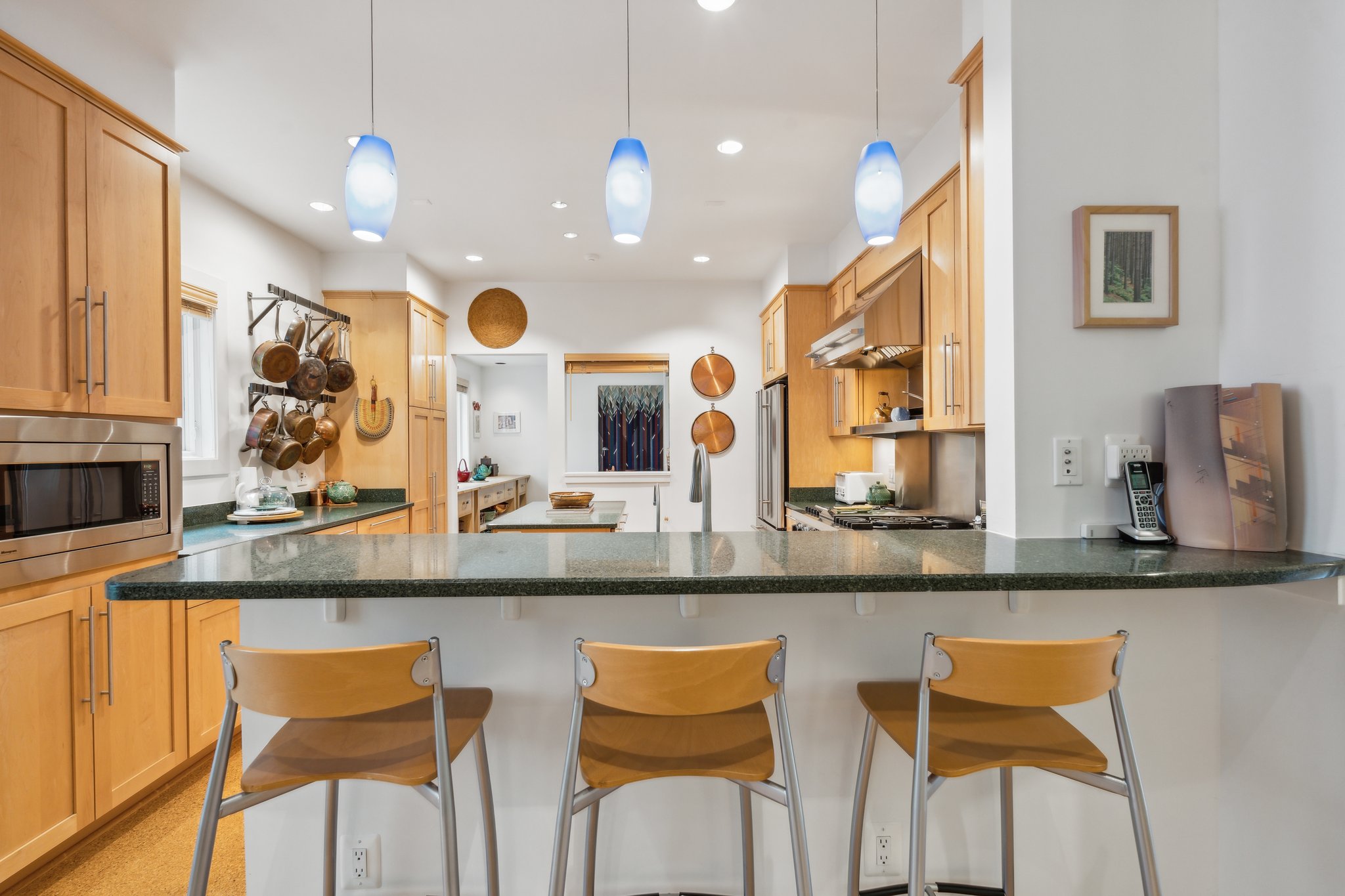 Kitchen/Breakfast Bar