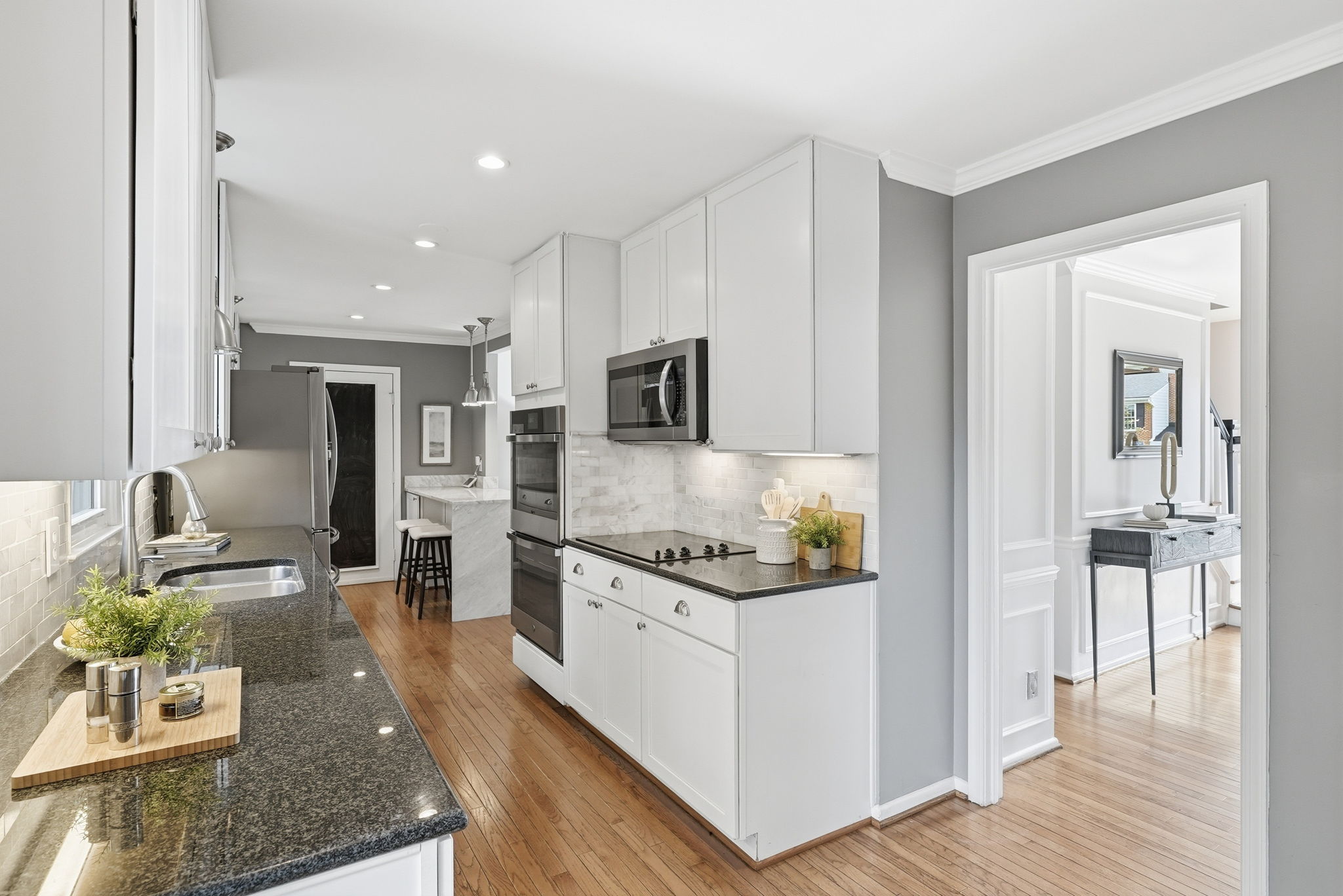 Ample cabinet space