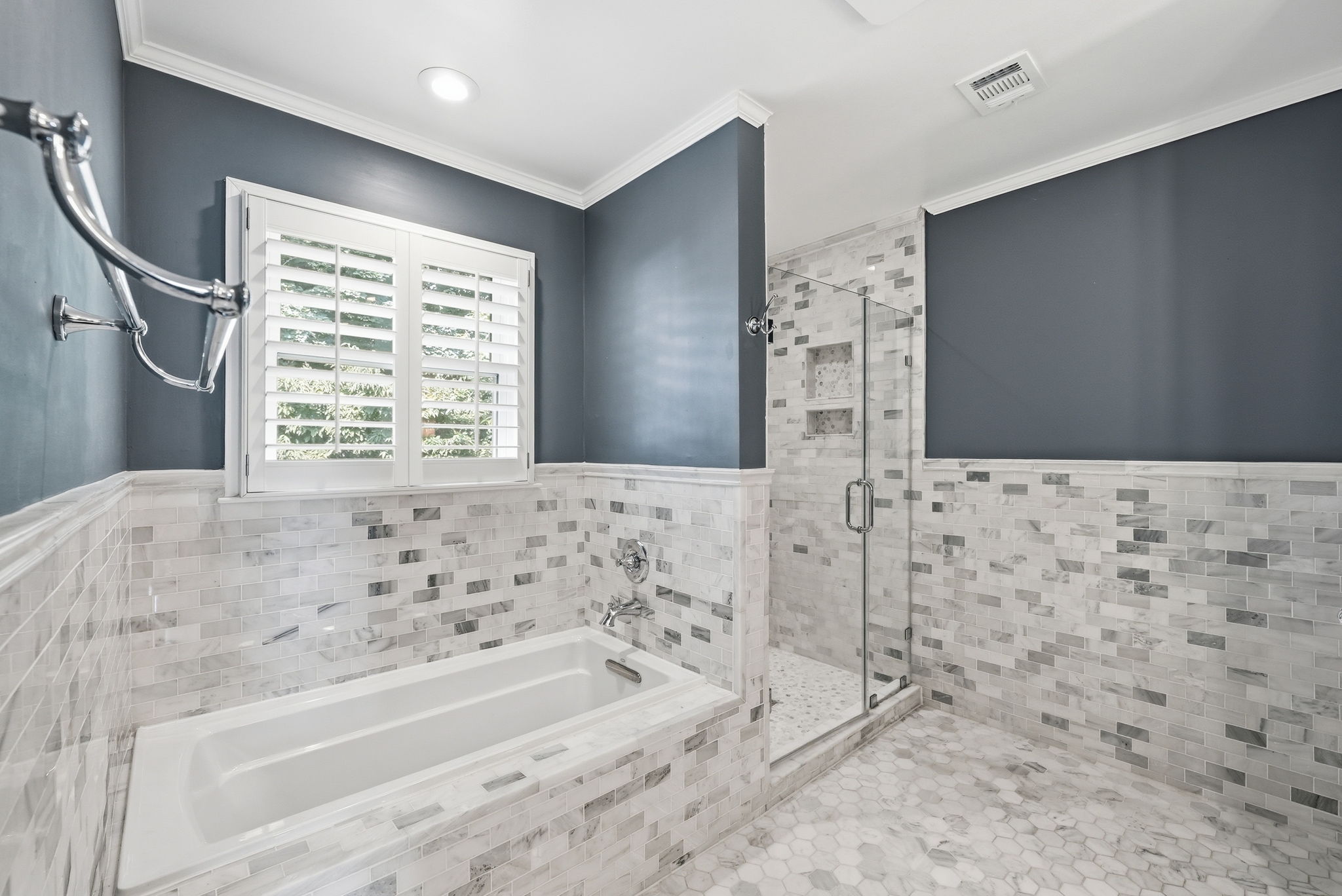 Expansive 2nd full bathroom on bedroom level