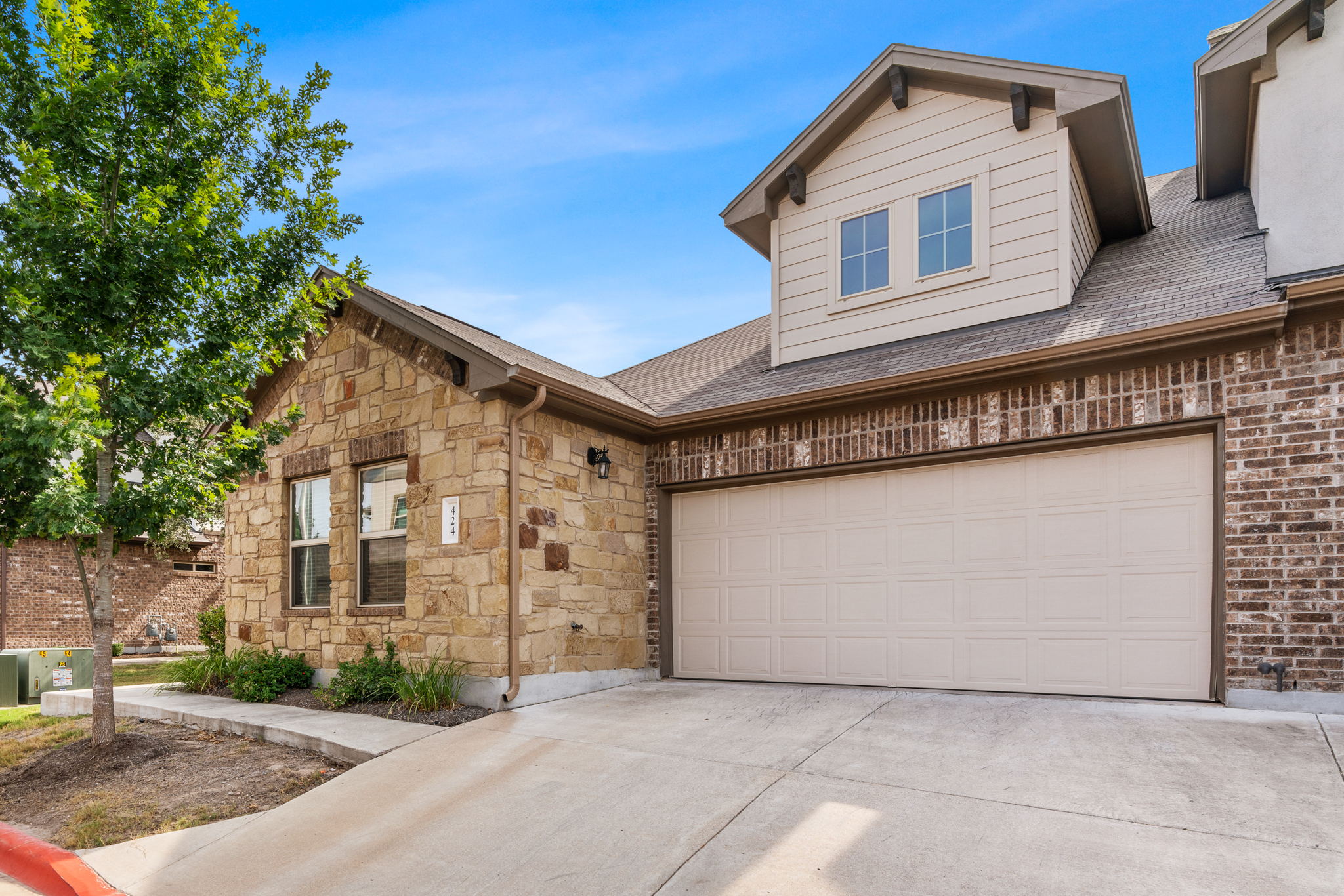 2304 S Lakeline Blvd #424, Cedar Park, TX 78613, USA Photo 2