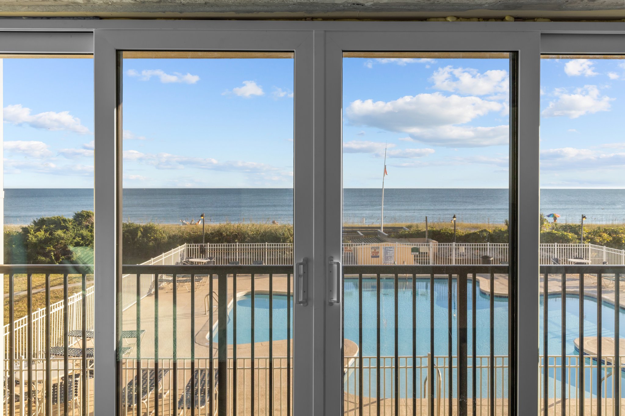 Primary Bedroom Wall-to-Wall Views