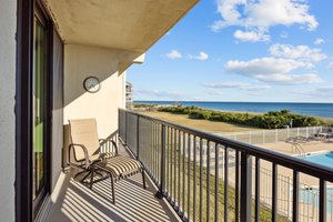 Lounge w/ Amazing Views