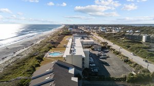 Close Proximity to the DoubleTree Pier