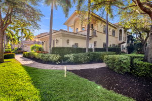Front of residence during the day (street view).