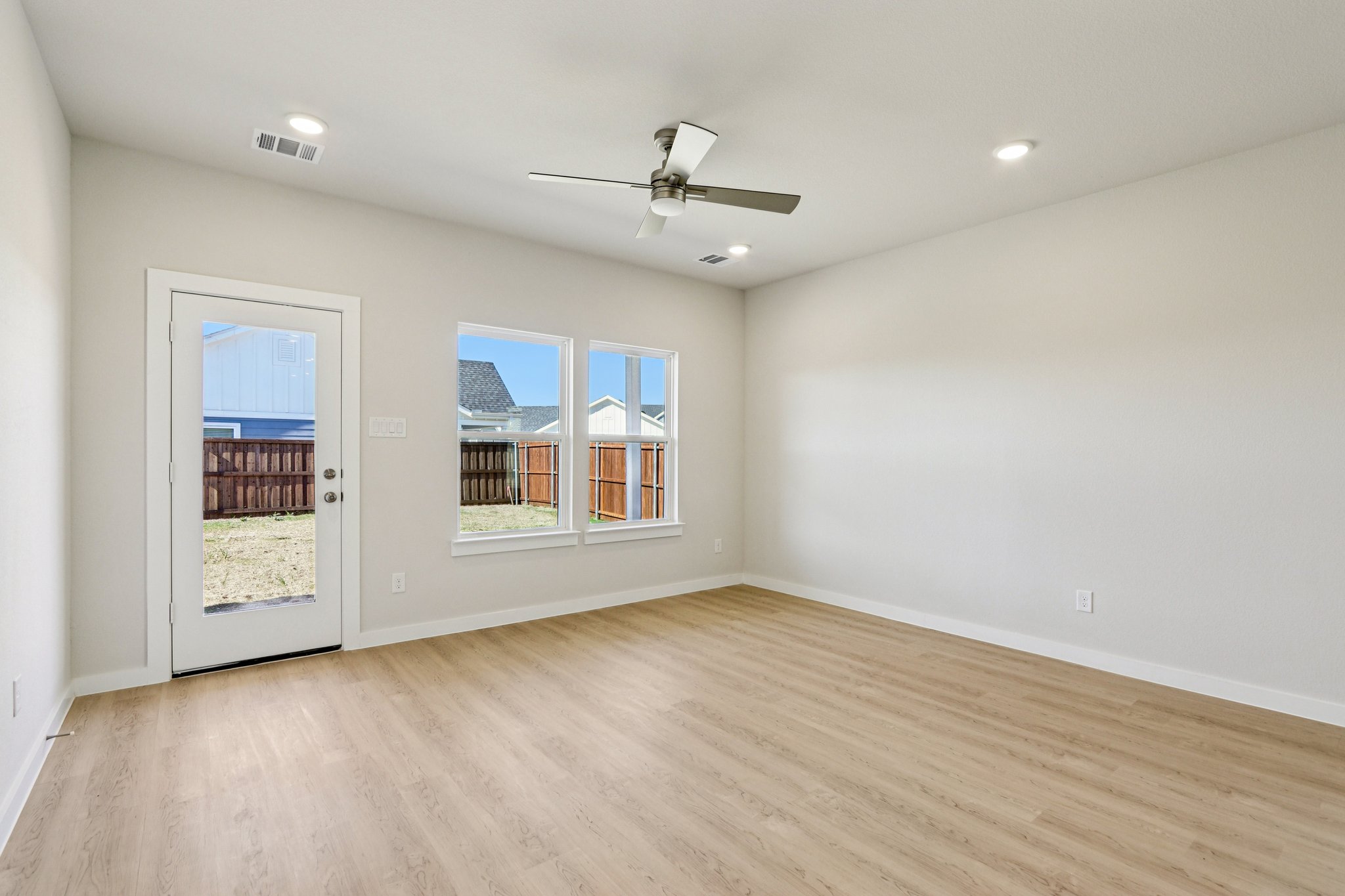 Trailside Dr-S1303-011.jpg