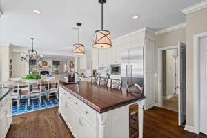 Open floorplan, great for entertaining