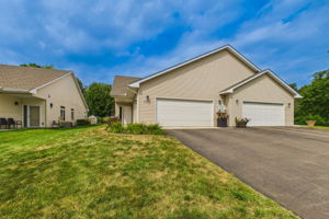  Photo 0