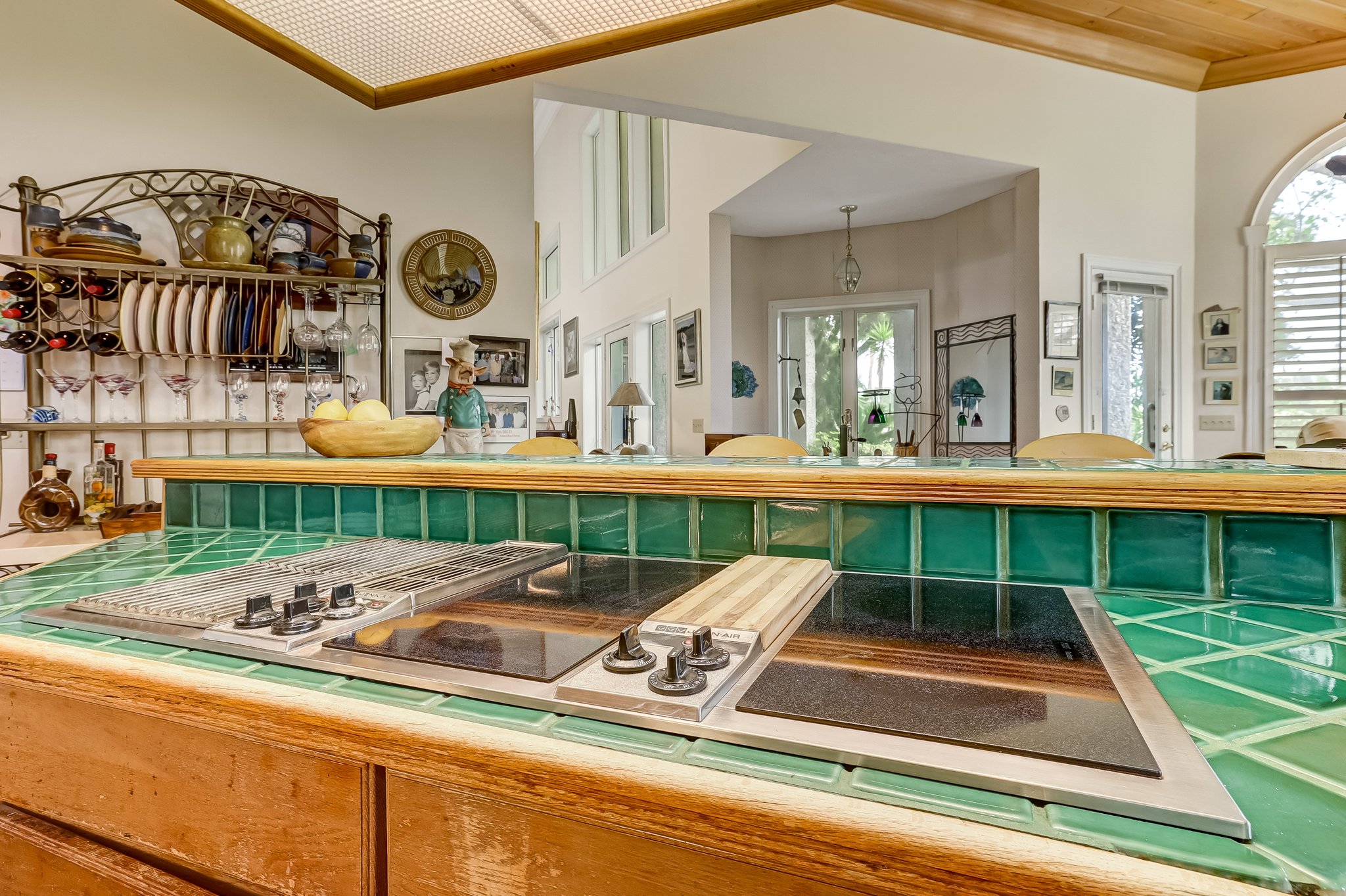 Kitchen opens to Morning Room