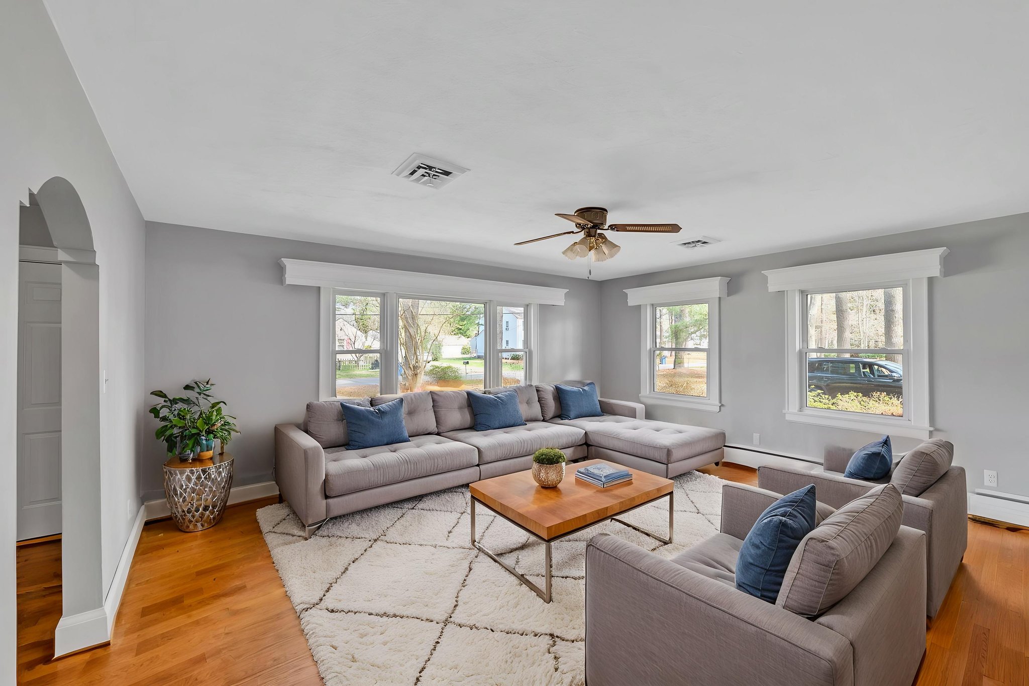 DSC_8916 virtually staged.jpeg