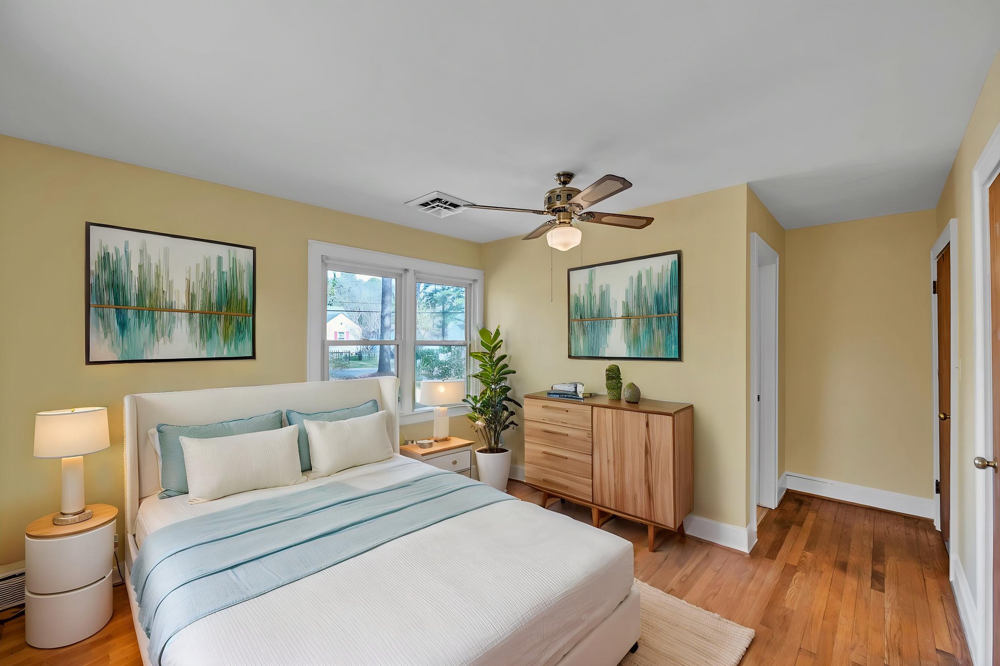 DSC_8934 virtually staged.jpeg