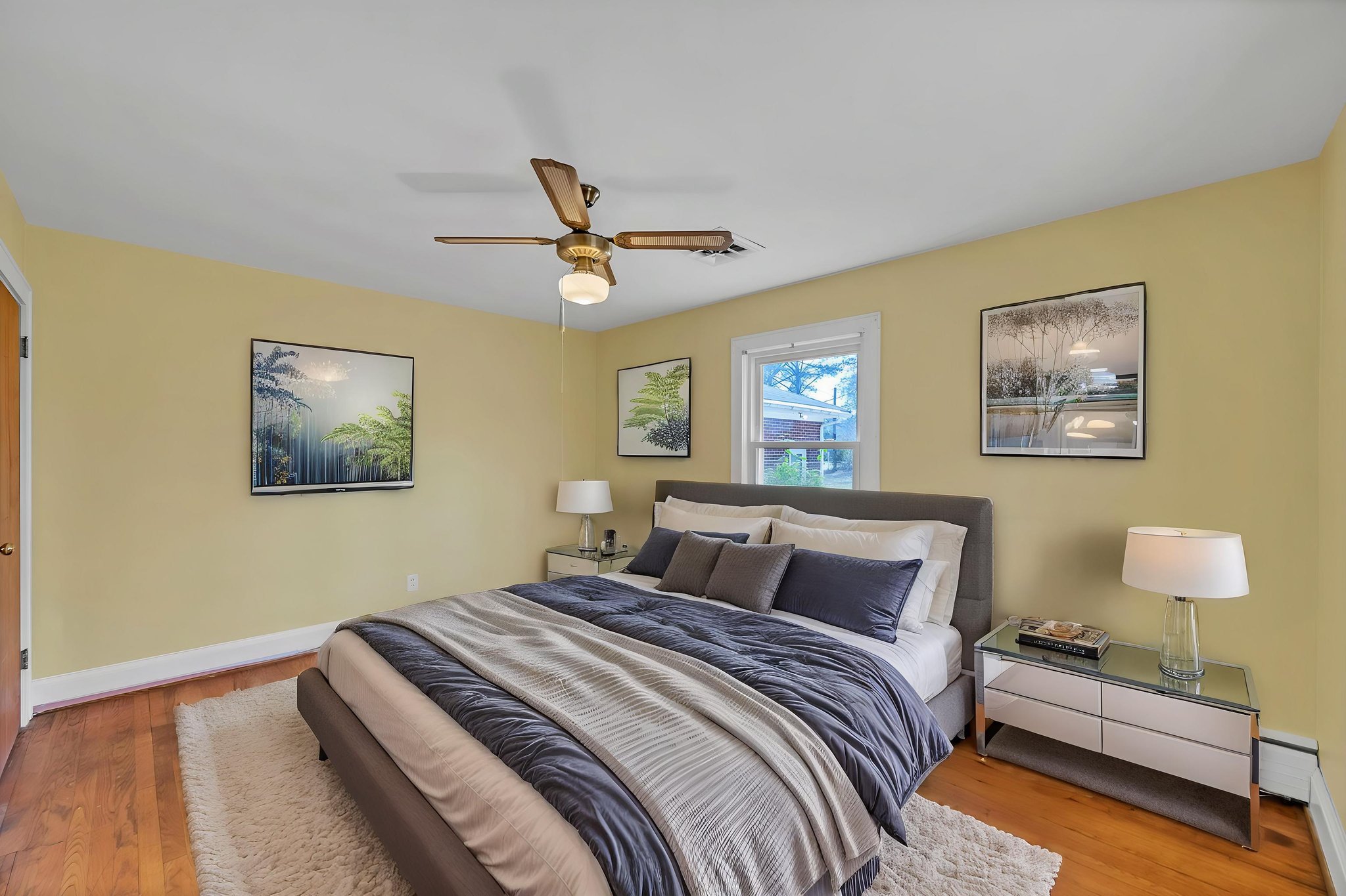 DSC_8946 virtually staged.jpeg