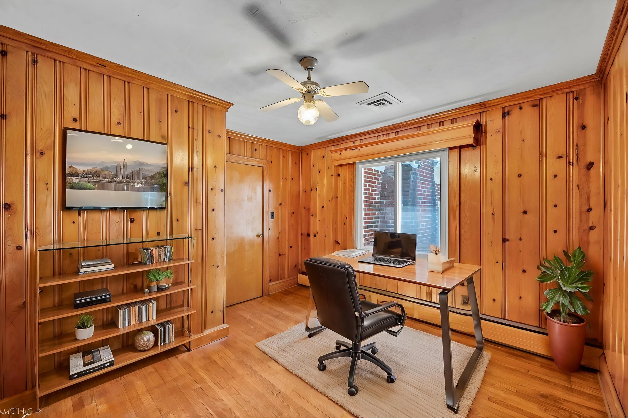 DSC_8958 virtually staged.jpeg