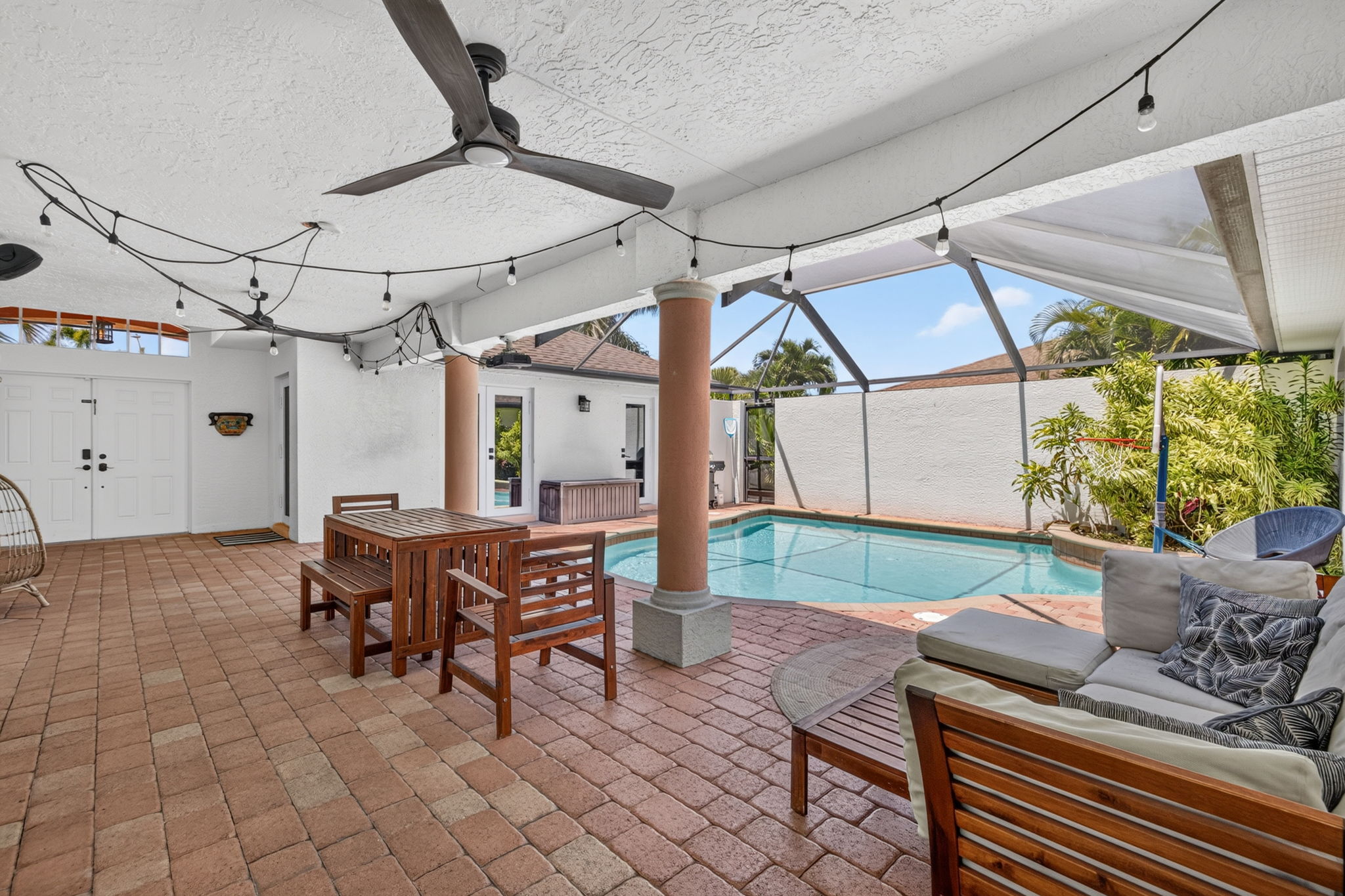 Pool Lanai 1 of 2