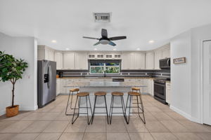 Kitchen 1 of 5