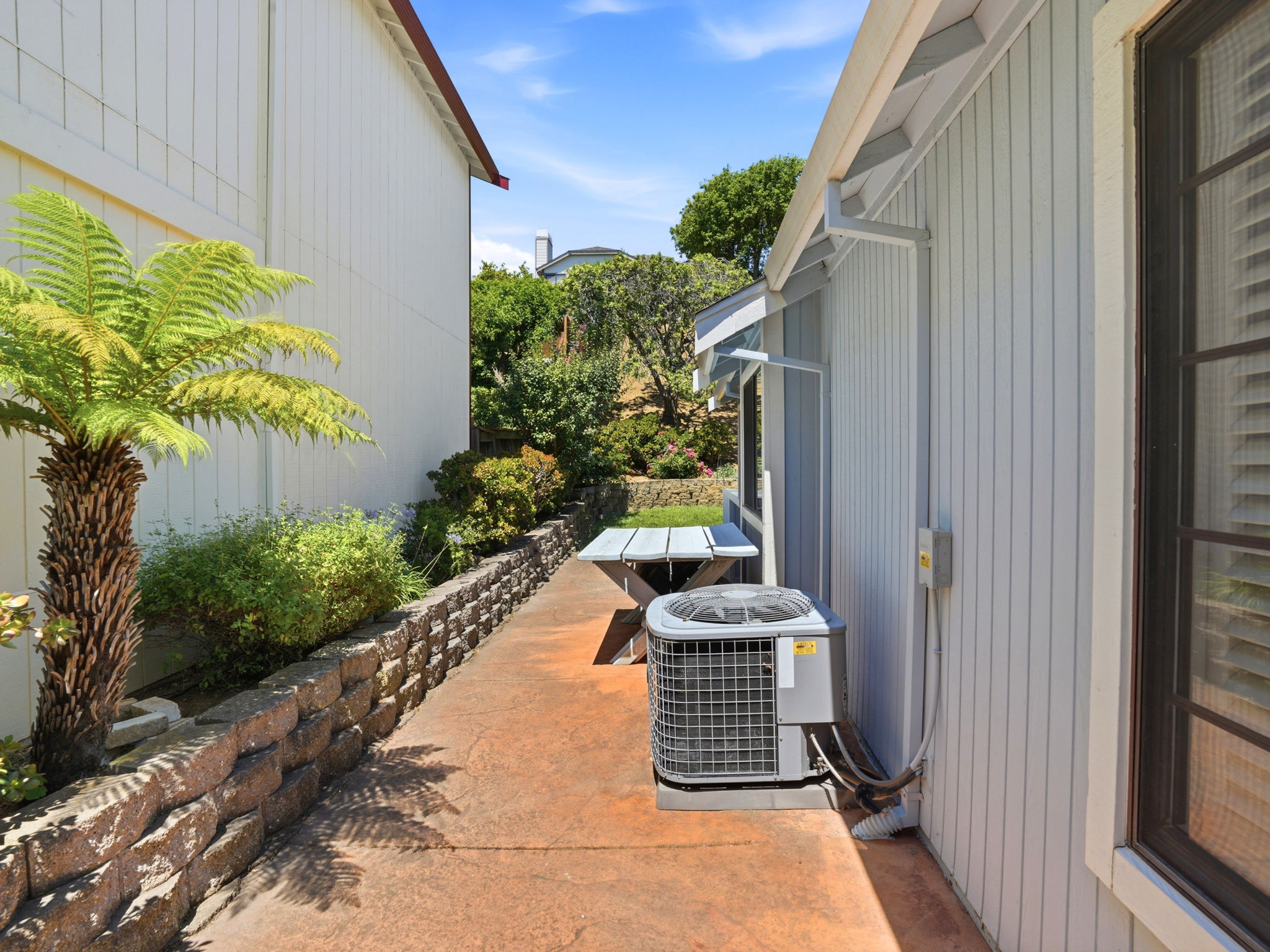 049_F8_231 Breezewalk Dr
