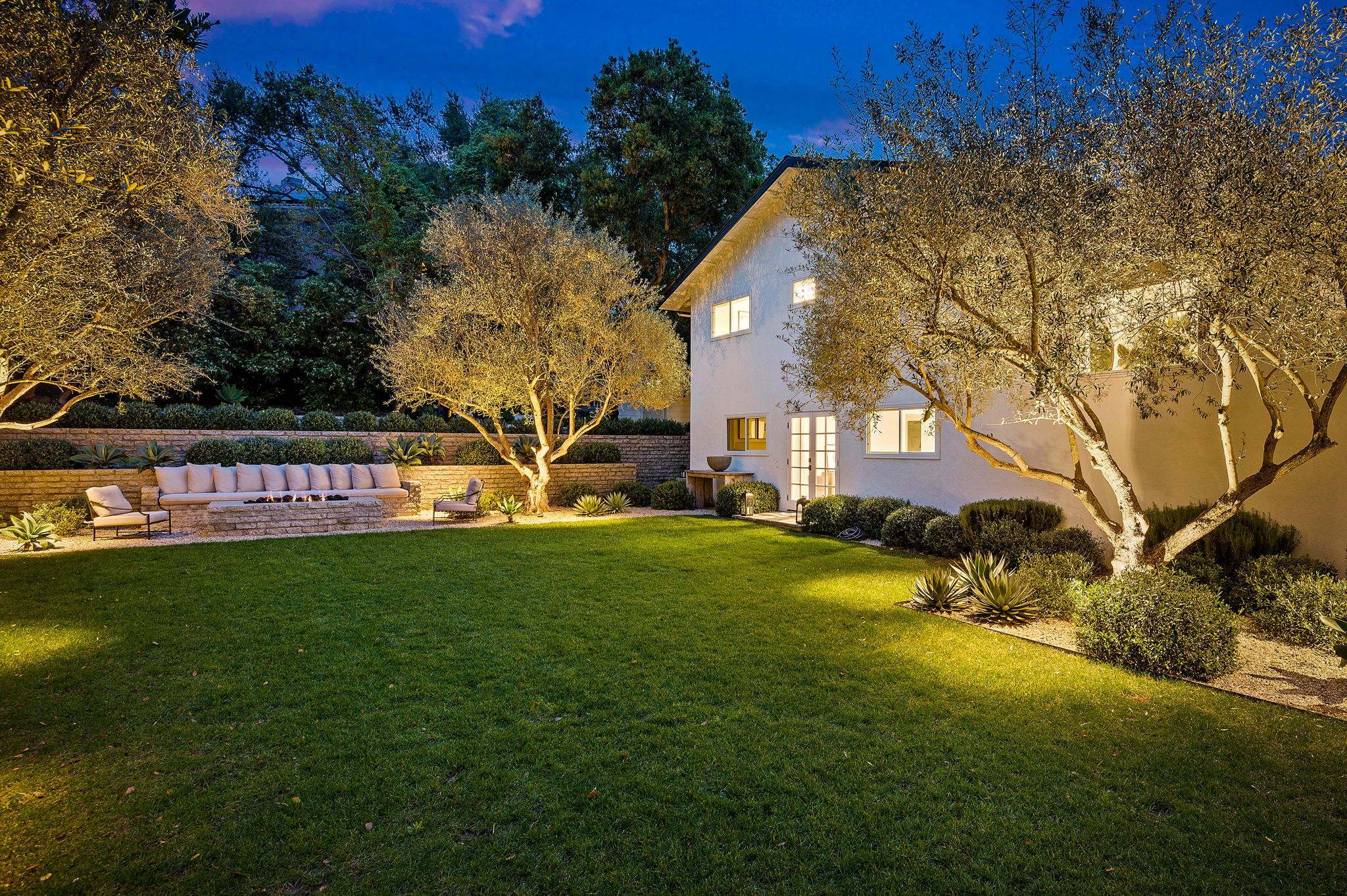 07 - Back Yard  (Twilight)