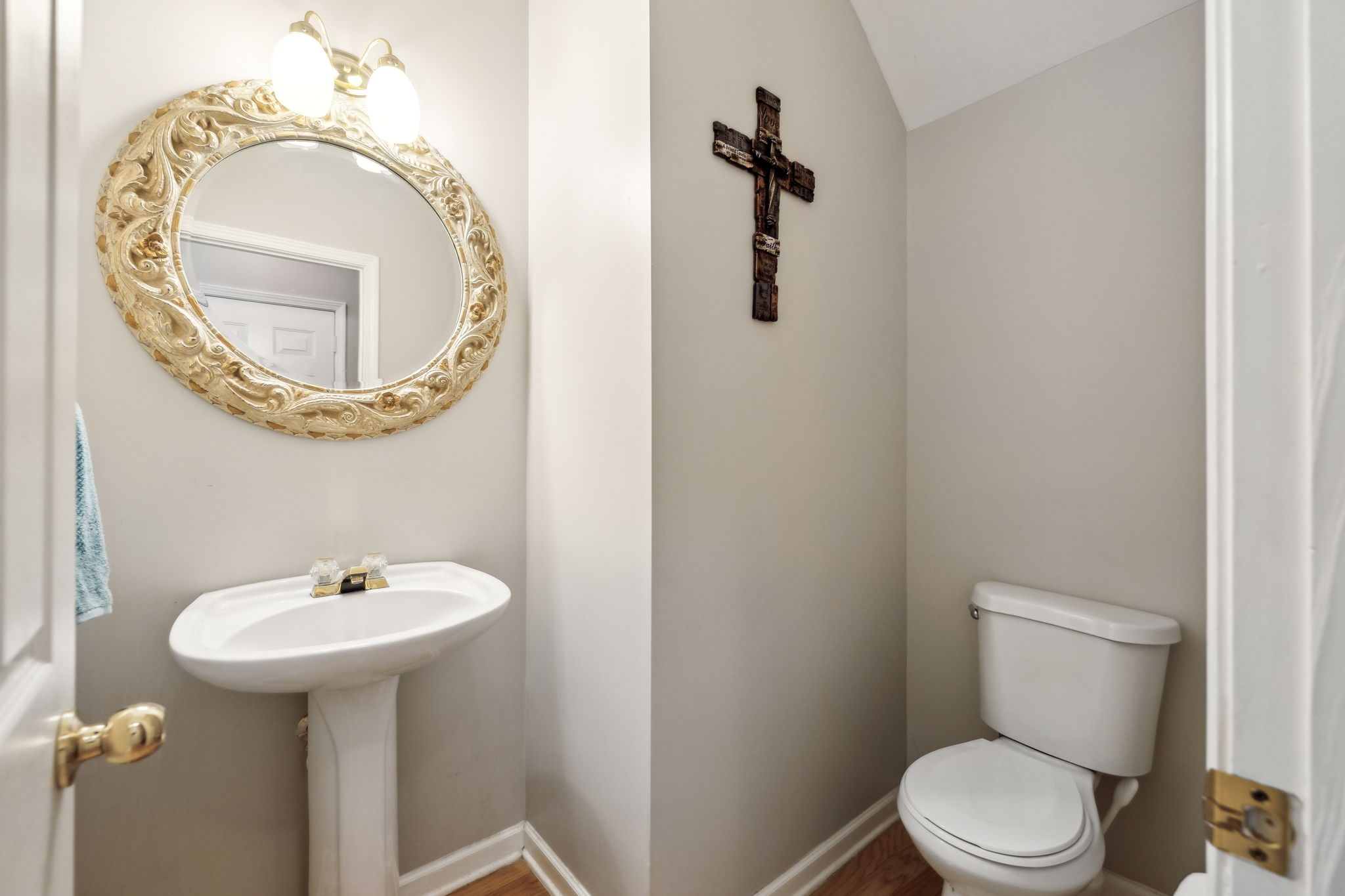  Photo 32