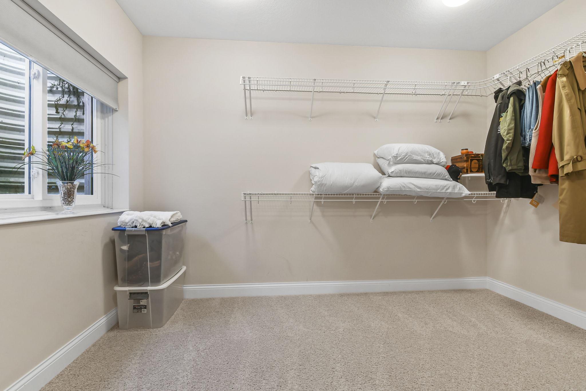 Bed 4 Closet